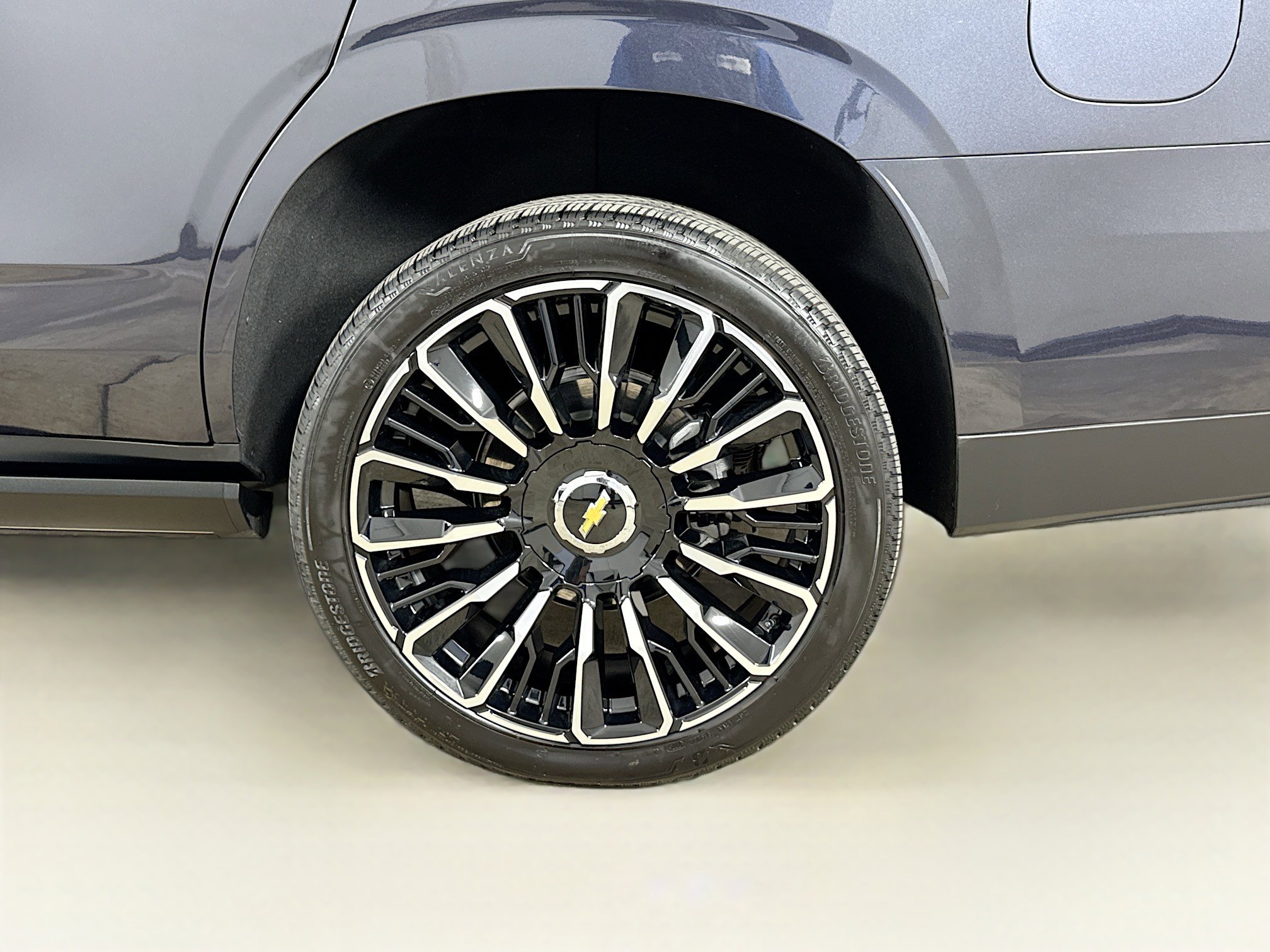 Used 2025 Chevrolet Tahoe High Country image 35