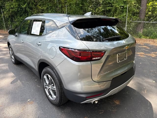 Used 2024 Chevrolet Blazer LT w/ Convenience Package FWD image 3