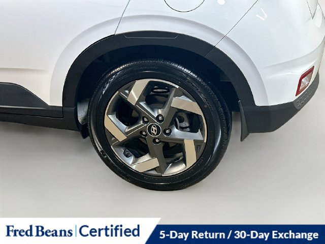 Used 2023 Hyundai Venue SEL FWD image 8