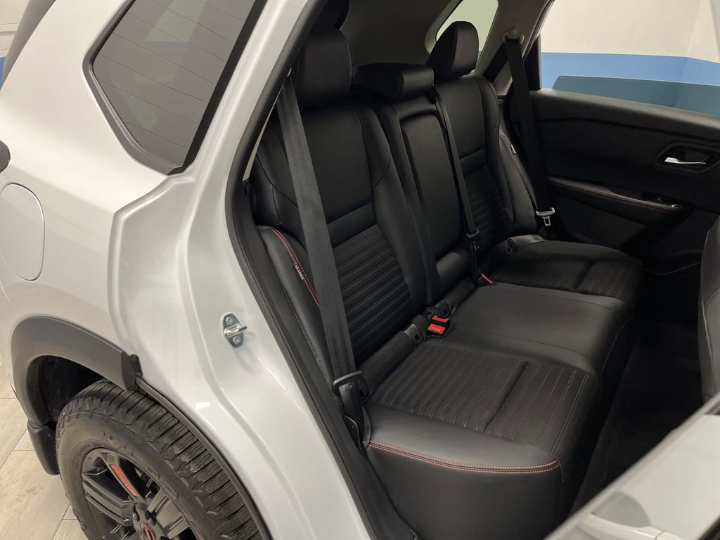 Used 2025 Nissan Rogue SV w/ Rock Creek Premium Package image 31