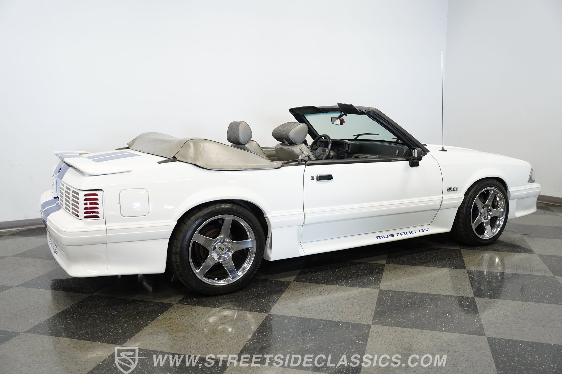 Used 1989 Ford Mustang GT RWD image 13