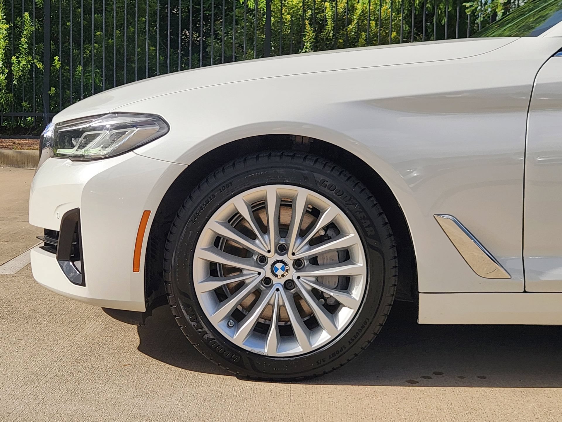Used 2022 BMW 530i w/ Premium Package RWD image 10