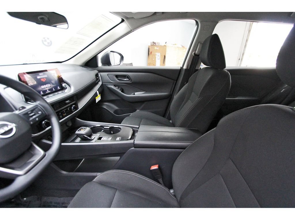 Used 2025 Nissan Rogue S FWD image 12