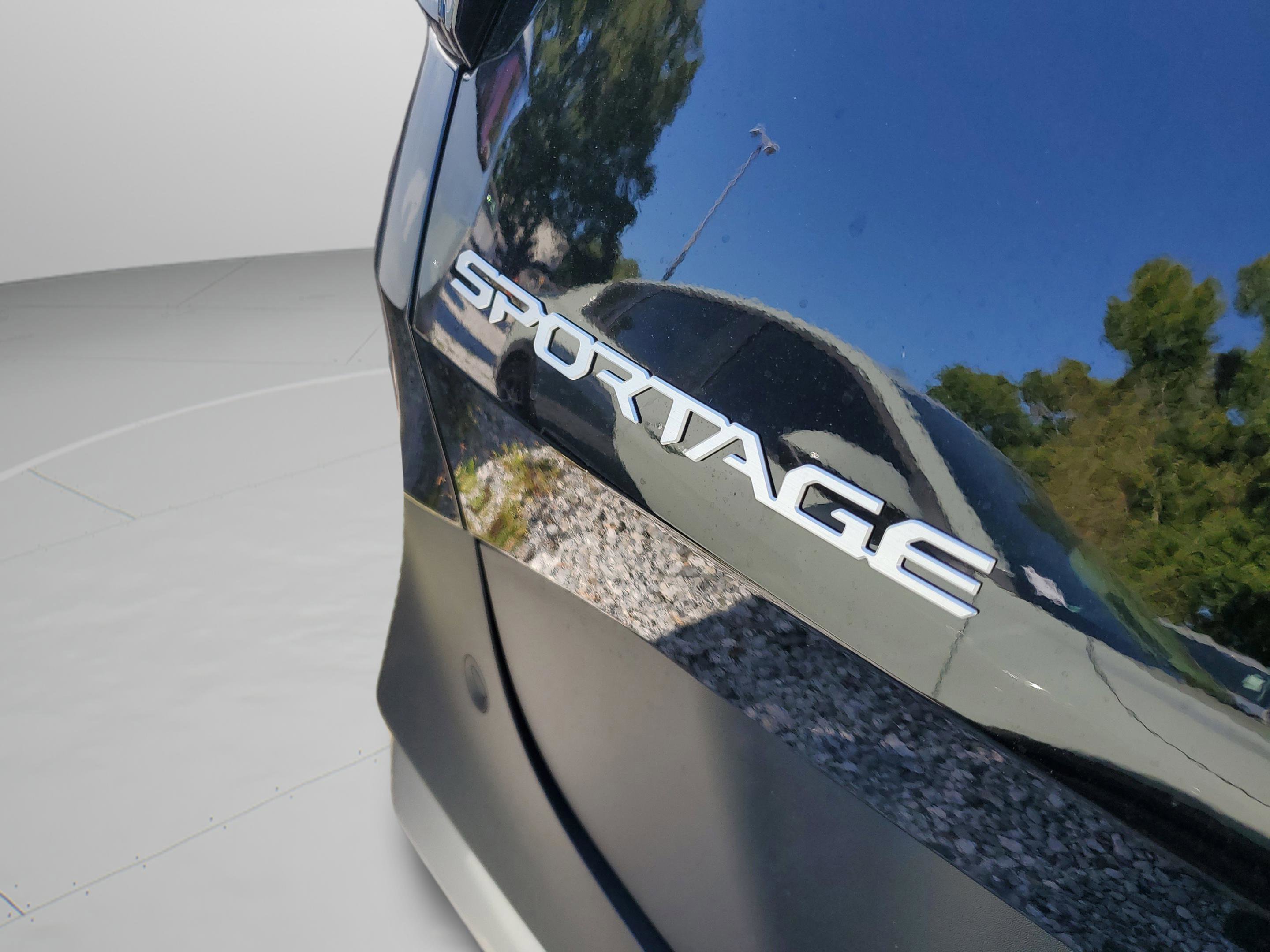 New 2026 Kia Sportage LX FWD image 31