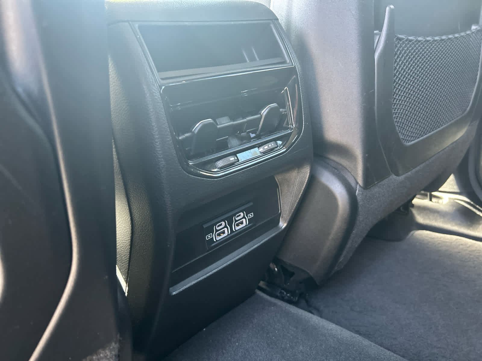 Used 2023 Jeep Grand Cherokee Laredo image 35