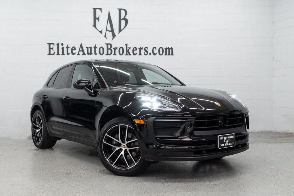 Used 2023 Porsche Macan AWD/4WD image 46