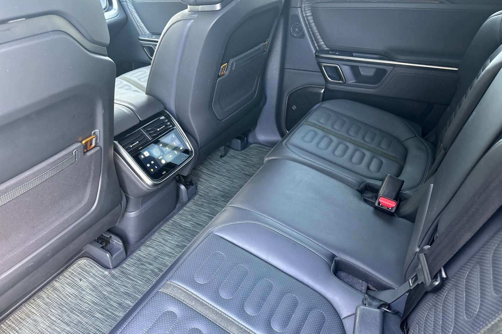 Used 2023 Rivian R1S Launch Edition image 11