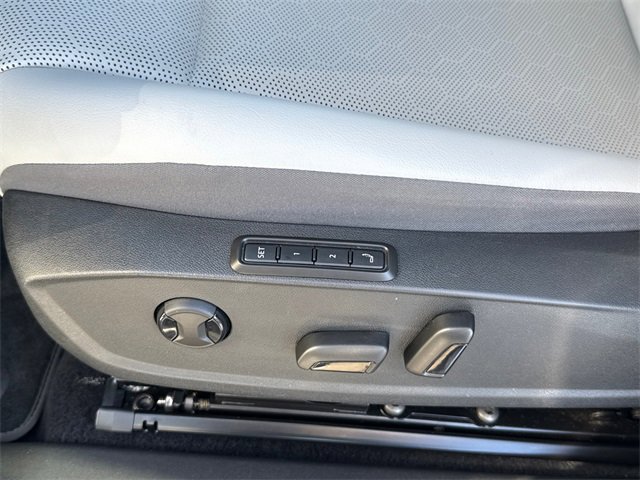 Certified 2022 Volkswagen ID.4 Pro S image 41