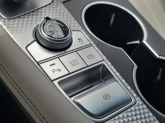 Used 2023 Genesis G70 2.0T w/ Sport Prestige Package image 31