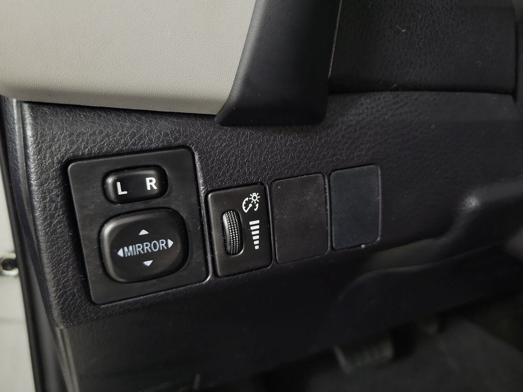 Used 2017 Toyota Corolla LE FWD image 22