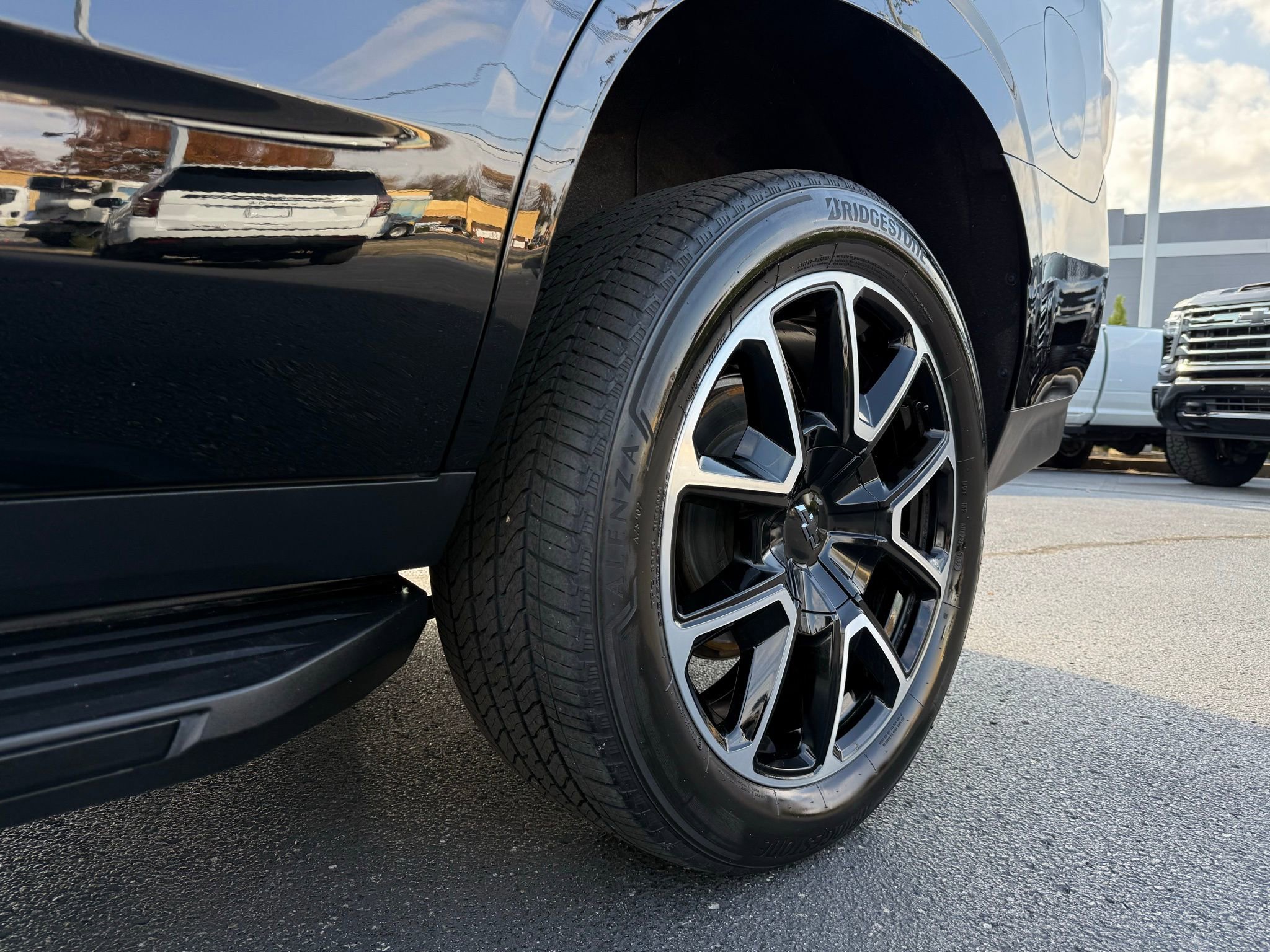 Used 2022 Chevrolet Tahoe RST w/ Luxury Package image 14