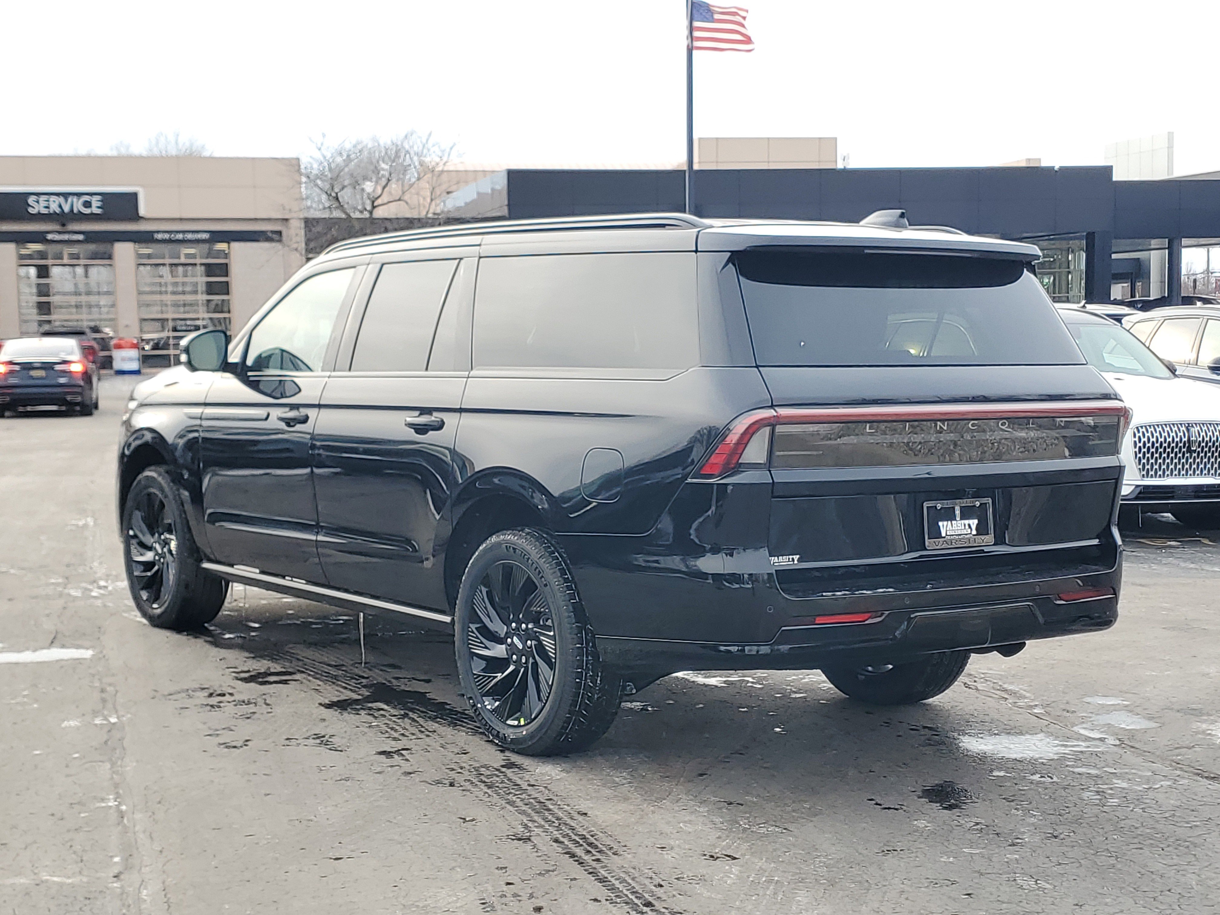 New 2026 Lincoln Navigator L Reserve w/ Jet Appearance Package image 3