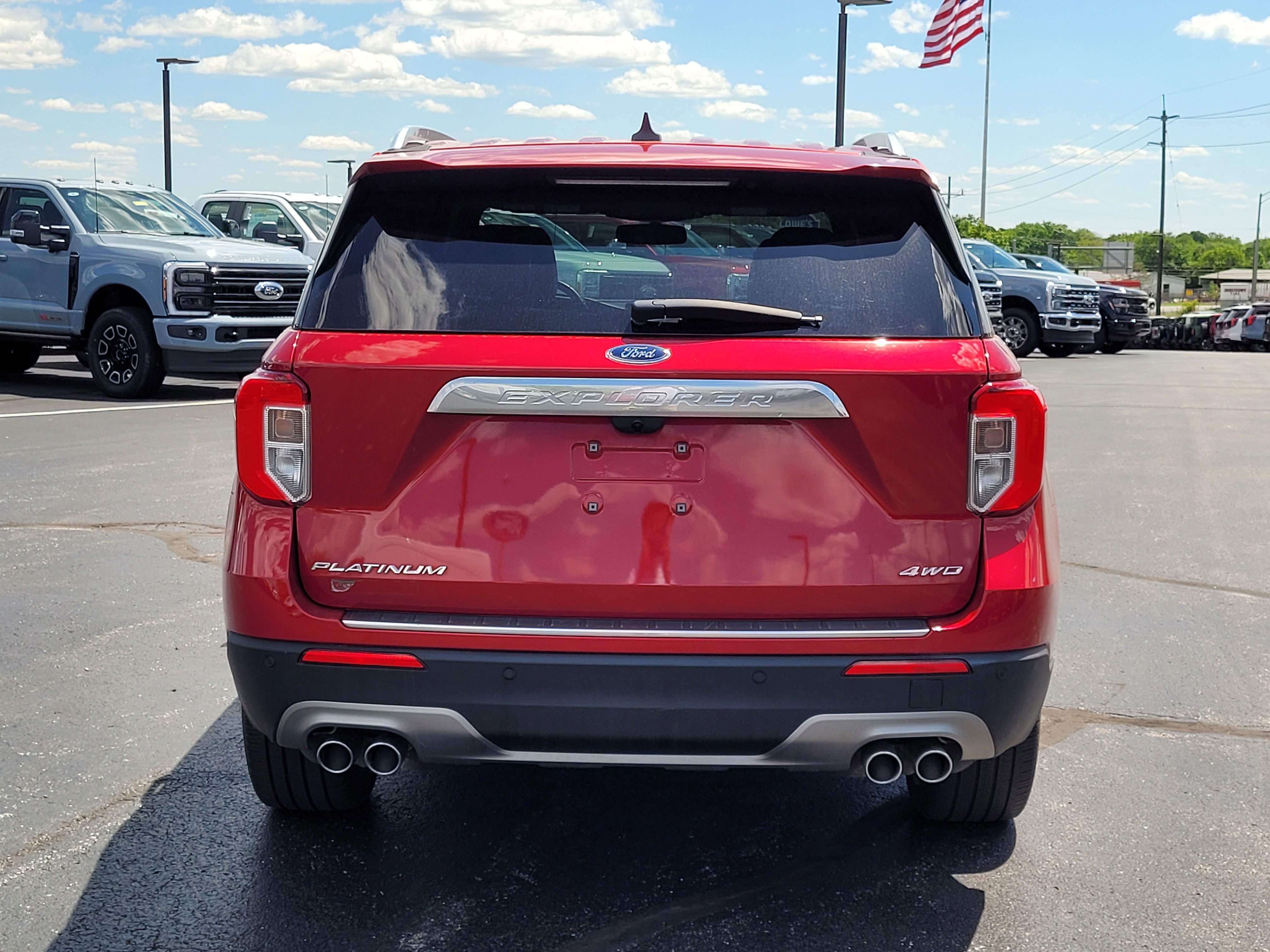 Used 2023 Ford Explorer Platinum w/ Equipment Group 601A AWD/4WD image 4