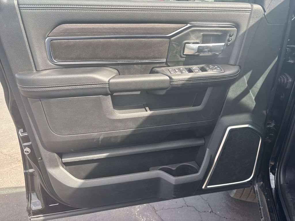 New 2026 RAM 2500 Laramie AWD/4WD image 17