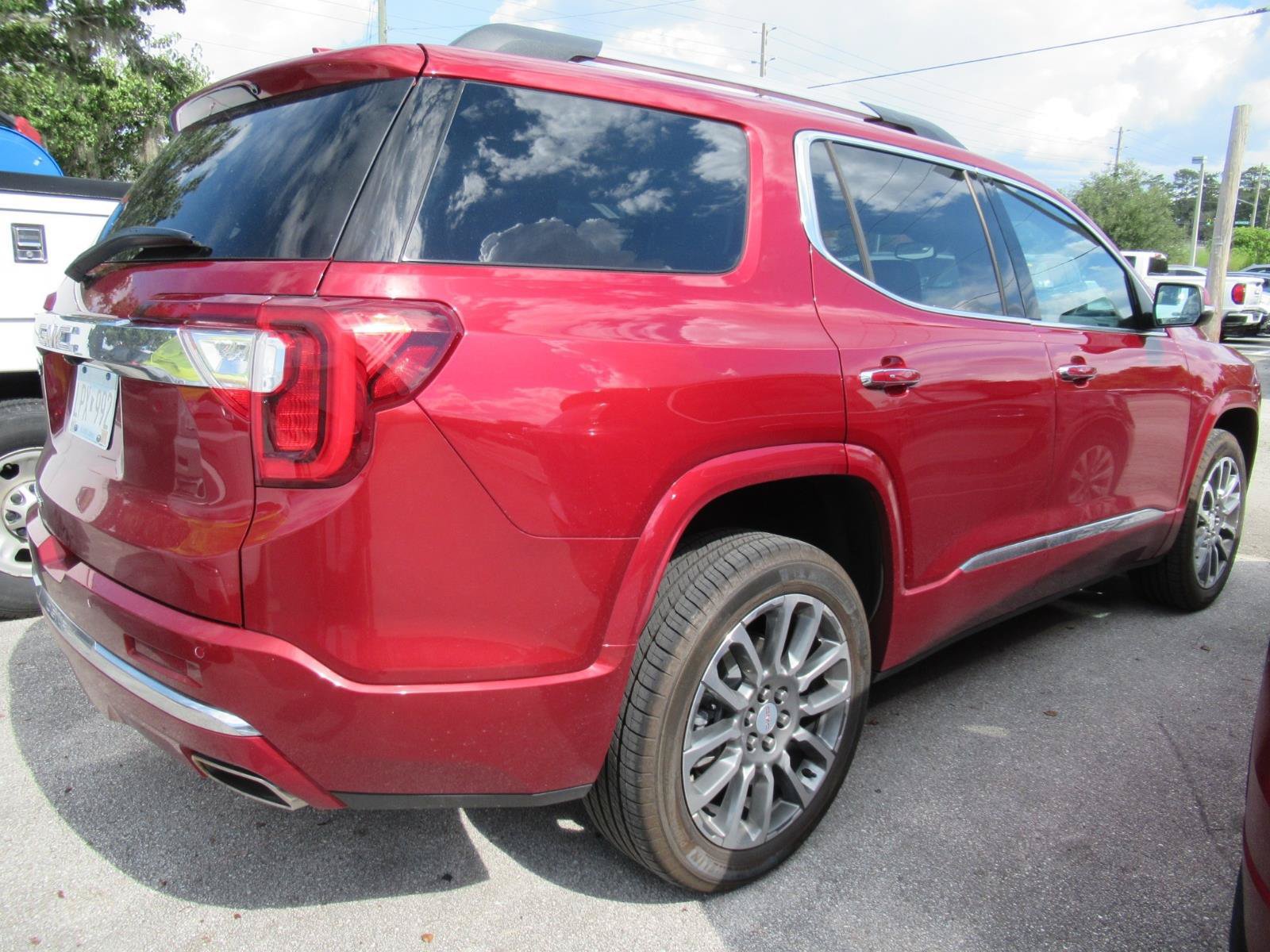 Used 2023 GMC Acadia Denali FWD image 4