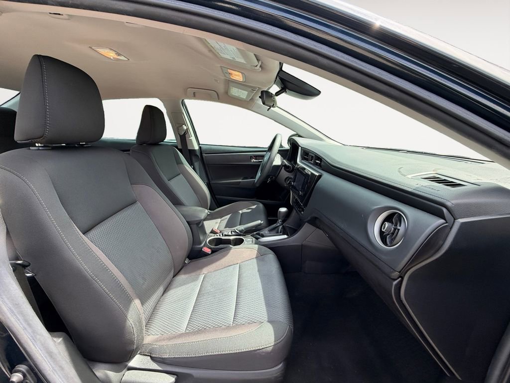 Used 2019 Toyota Corolla LE image 12