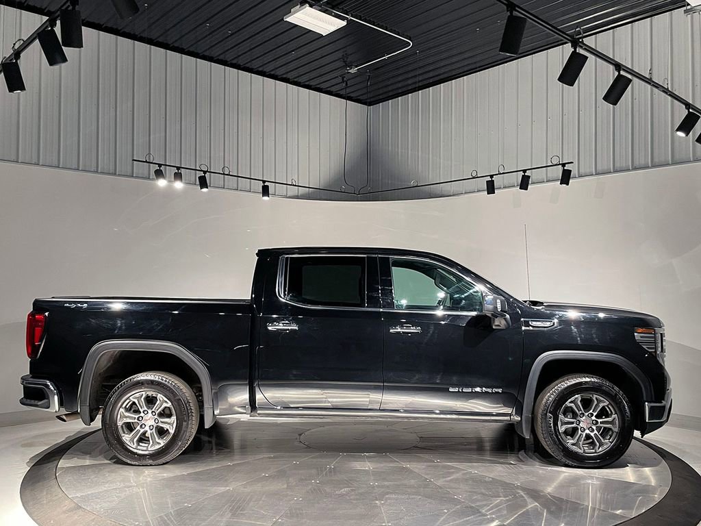 Used 2026 GMC Sierra 1500 SLT AWD/4WD image 10