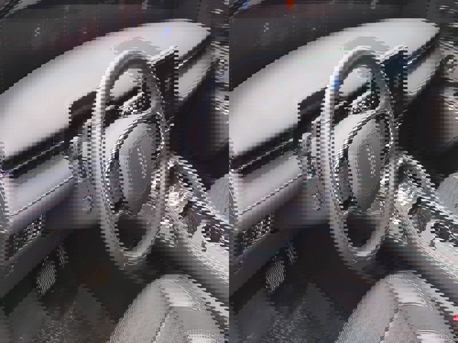 Used 2024 Lincoln Nautilus Reserve w/ Equipment Group 202A image 10