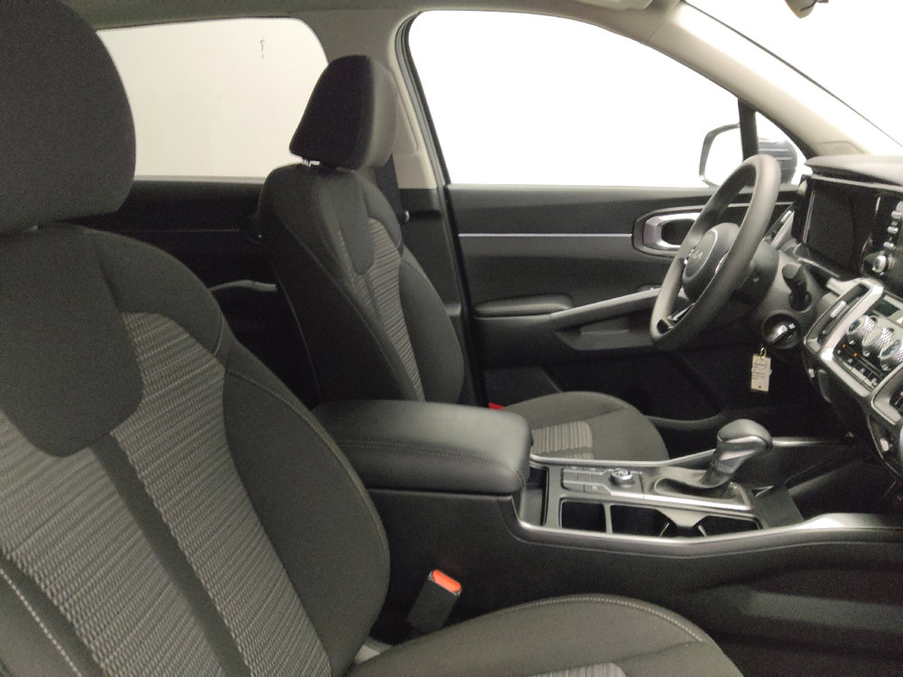 Used 2023 Kia Sorento LX image 21