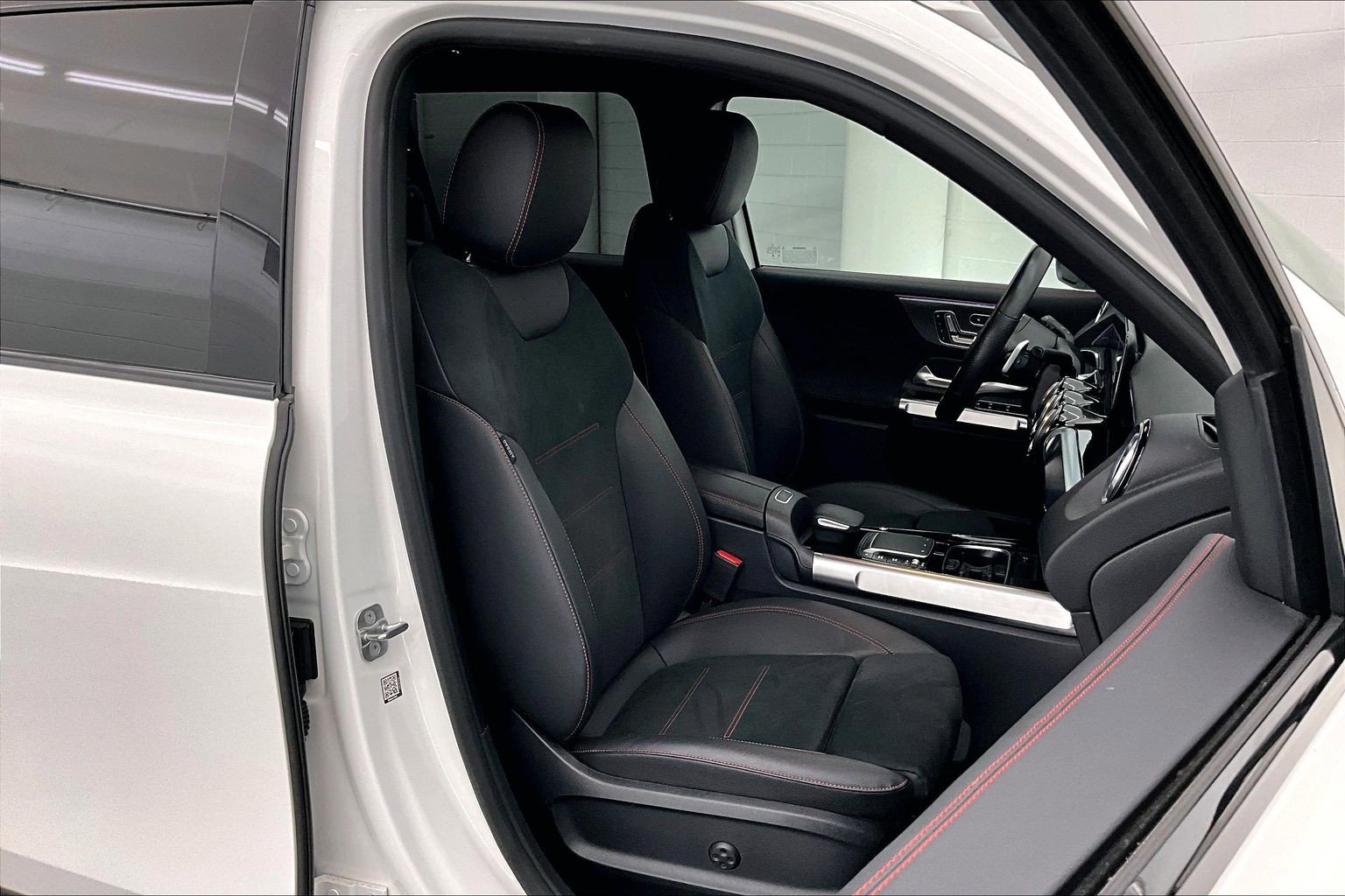 Certified 2023 Mercedes-Benz GLB 250 4MATIC image 6