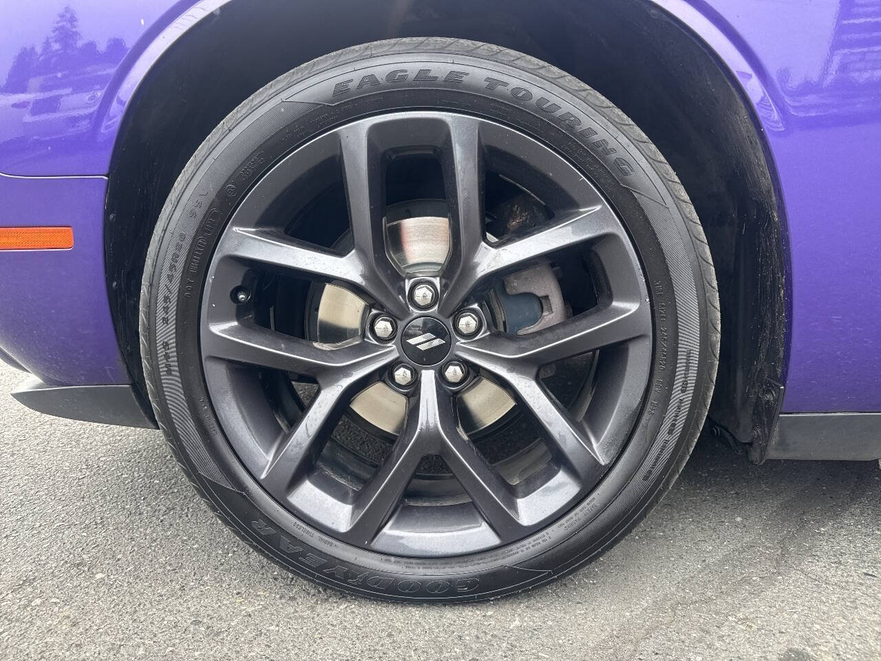 Used 2019 Dodge Challenger SXT w/ Blacktop Package RWD image 2