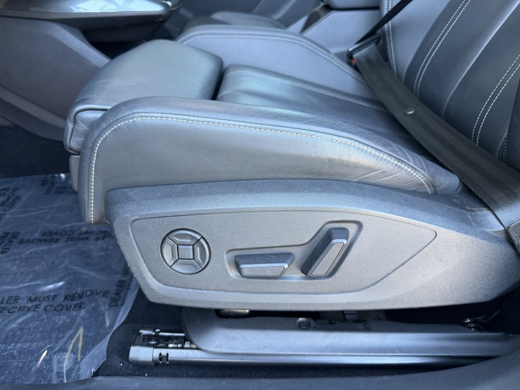 Used 2024 Audi Q4 e-tron Premium w/ Convenience Package image 29