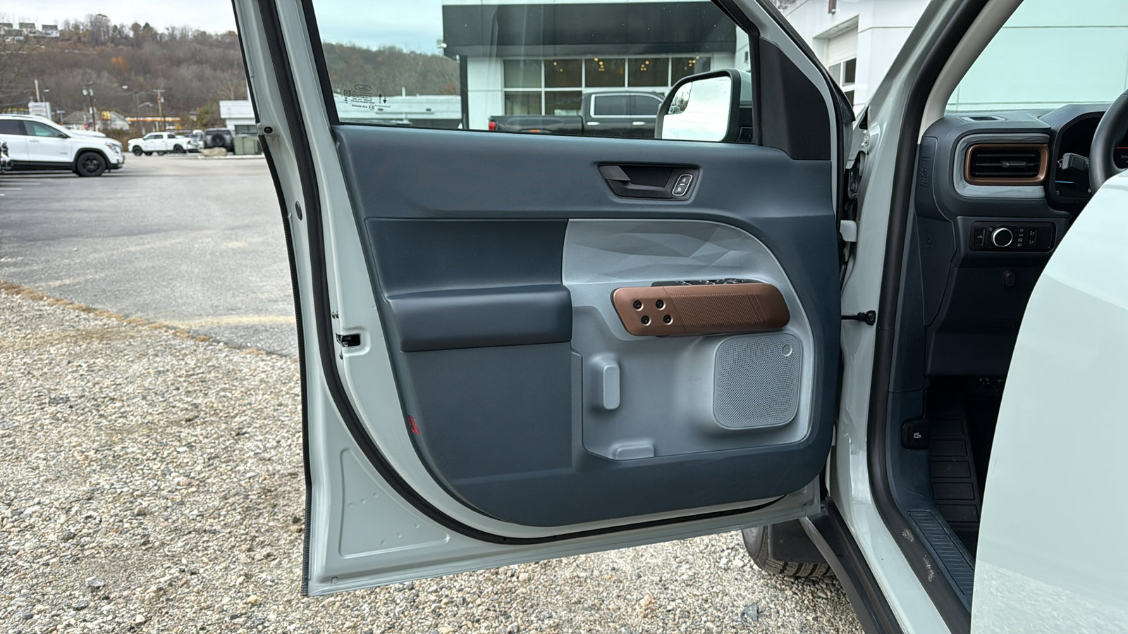 Used 2023 Ford Maverick Lariat w/ Equipment Group 500A Standard image 12