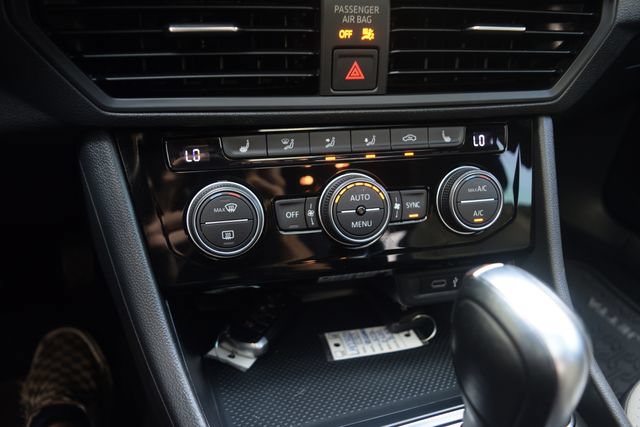 Used 2020 Volkswagen Jetta R-Line FWD image 11