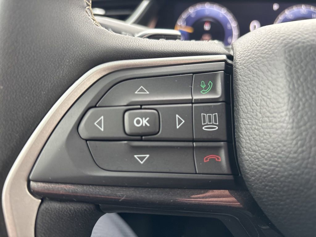 Used 2023 Jeep Grand Cherokee L Laredo image 27