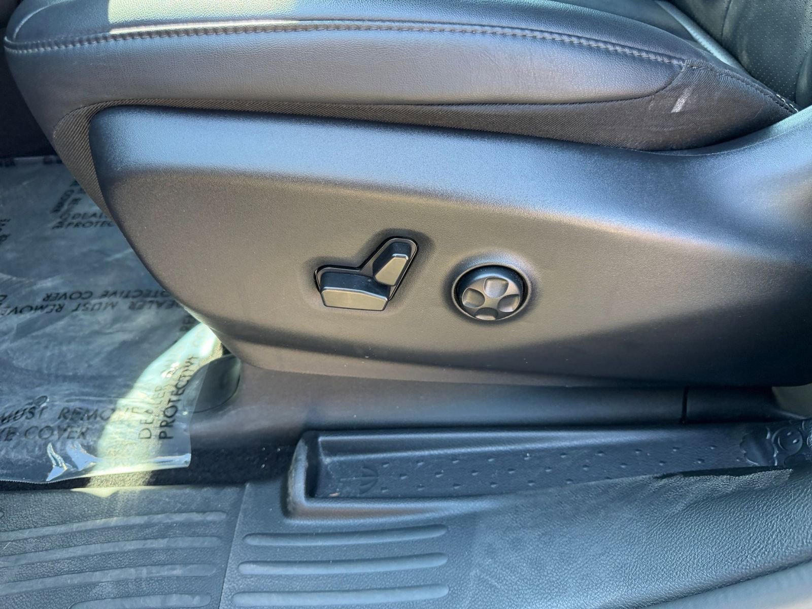 Used 2025 Chrysler Pacifica Select image 22