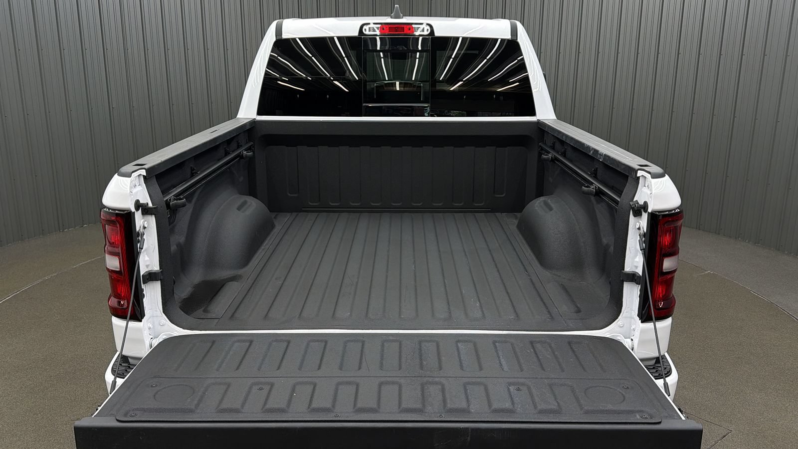 Used 2025 RAM 1500 Big Horn AWD/4WD image 17