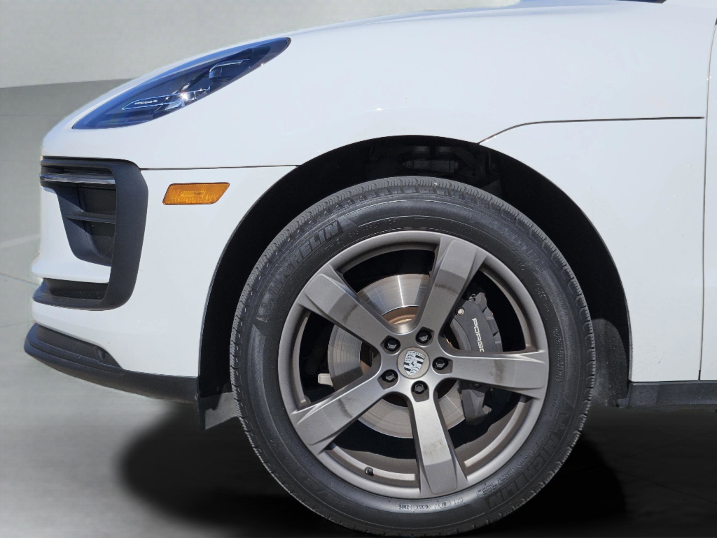 Certified 2023 Porsche Macan Turbo image 13