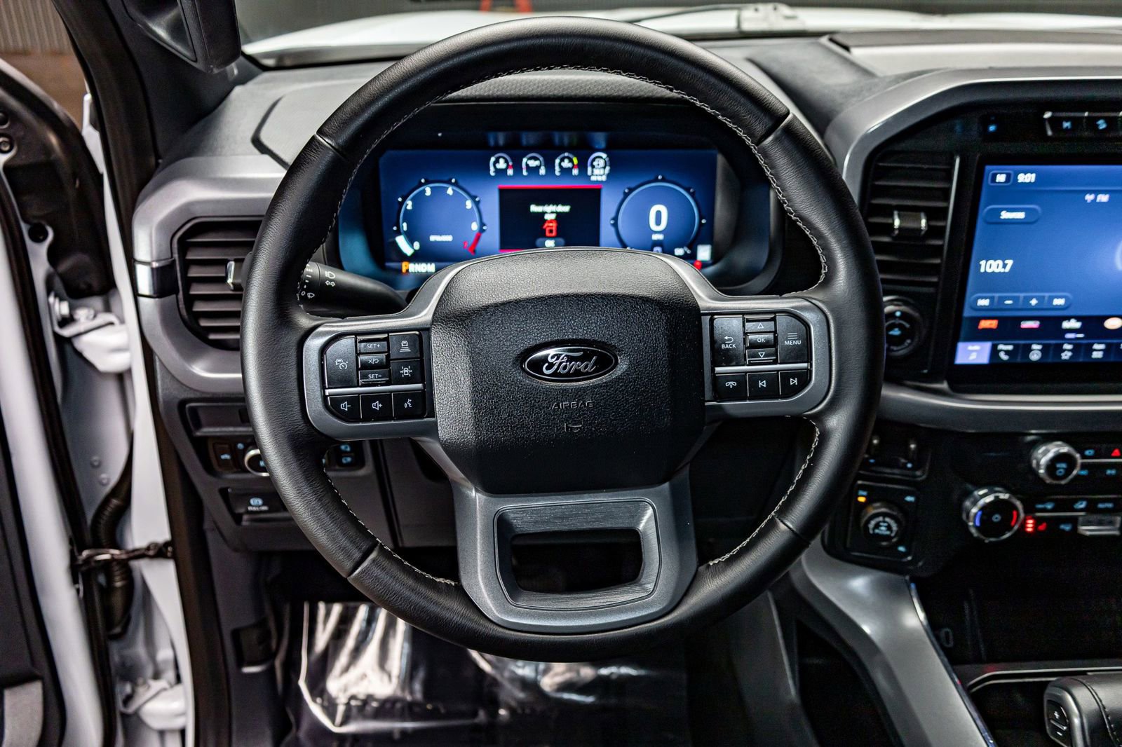 Used 2025 Ford F150 XLT w/ Equipment Group 302A MID image 17