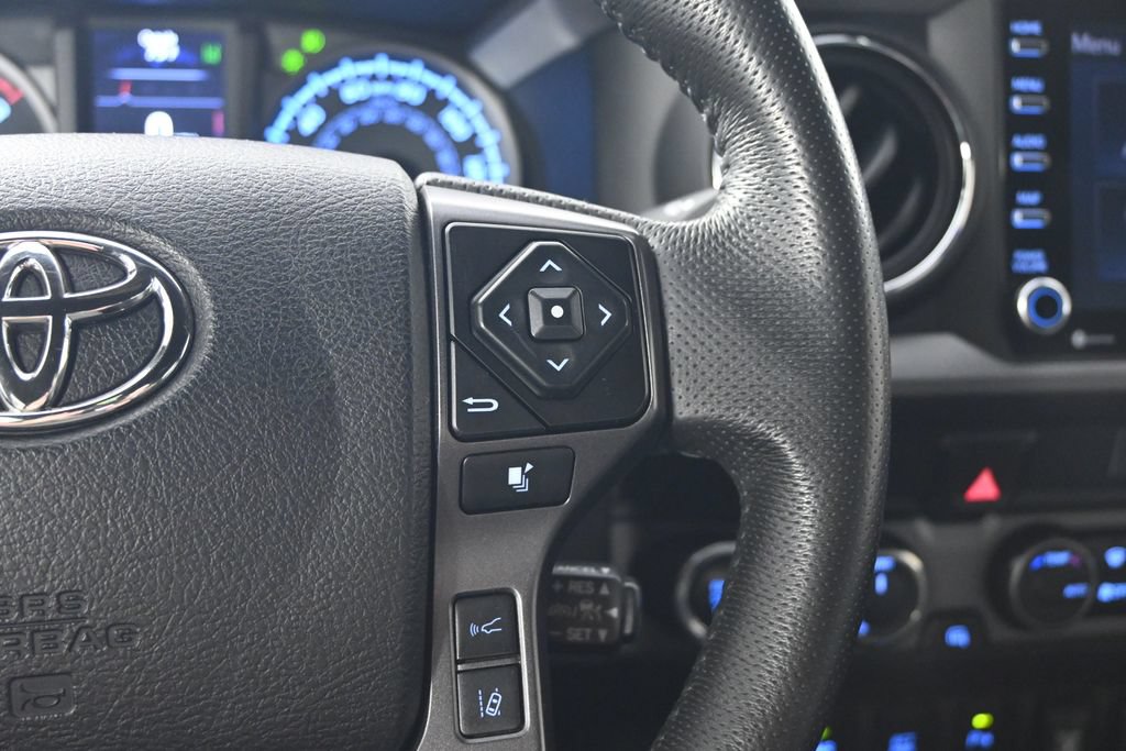 Used 2022 Toyota Tacoma TRD Off-Road w/ Technology Package AWD/4WD image 38