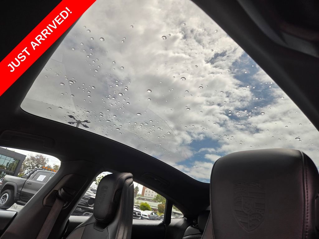 Used 2022 Porsche Taycan 4S AWD/4WD image 21