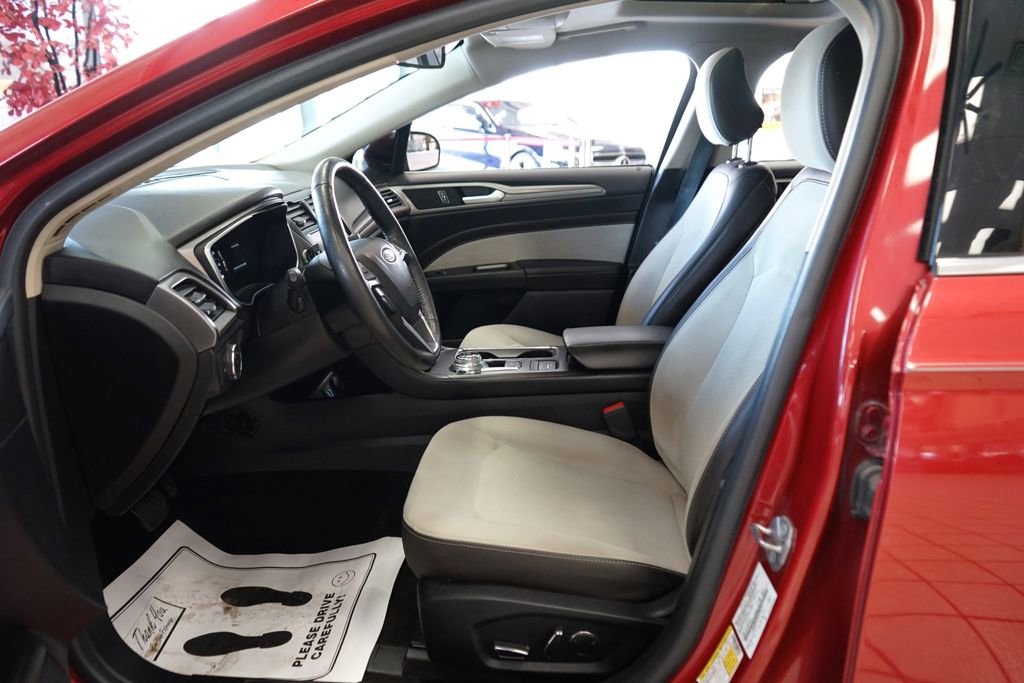 Used 2020 Ford Fusion SE w/ Equipment Group 151A image 26