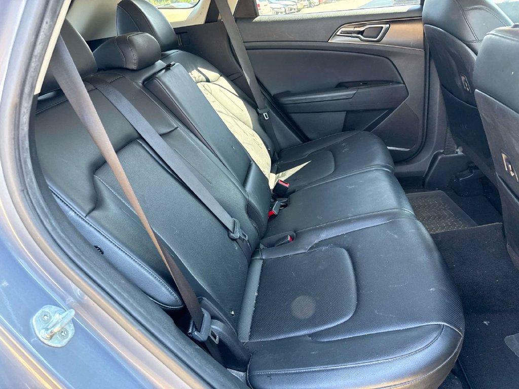 Used 2023 Kia Sportage EX AWD/4WD image 11