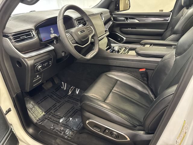 Used 2023 Jeep Wagoneer 4WD w/ Premium Group I image 12