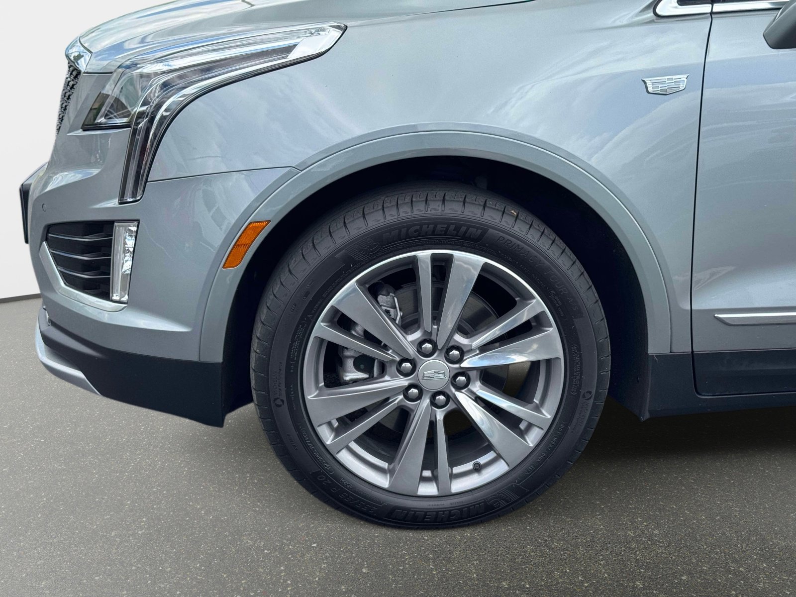 Certified 2025 Cadillac XT5 Premium Luxury FWD image 28