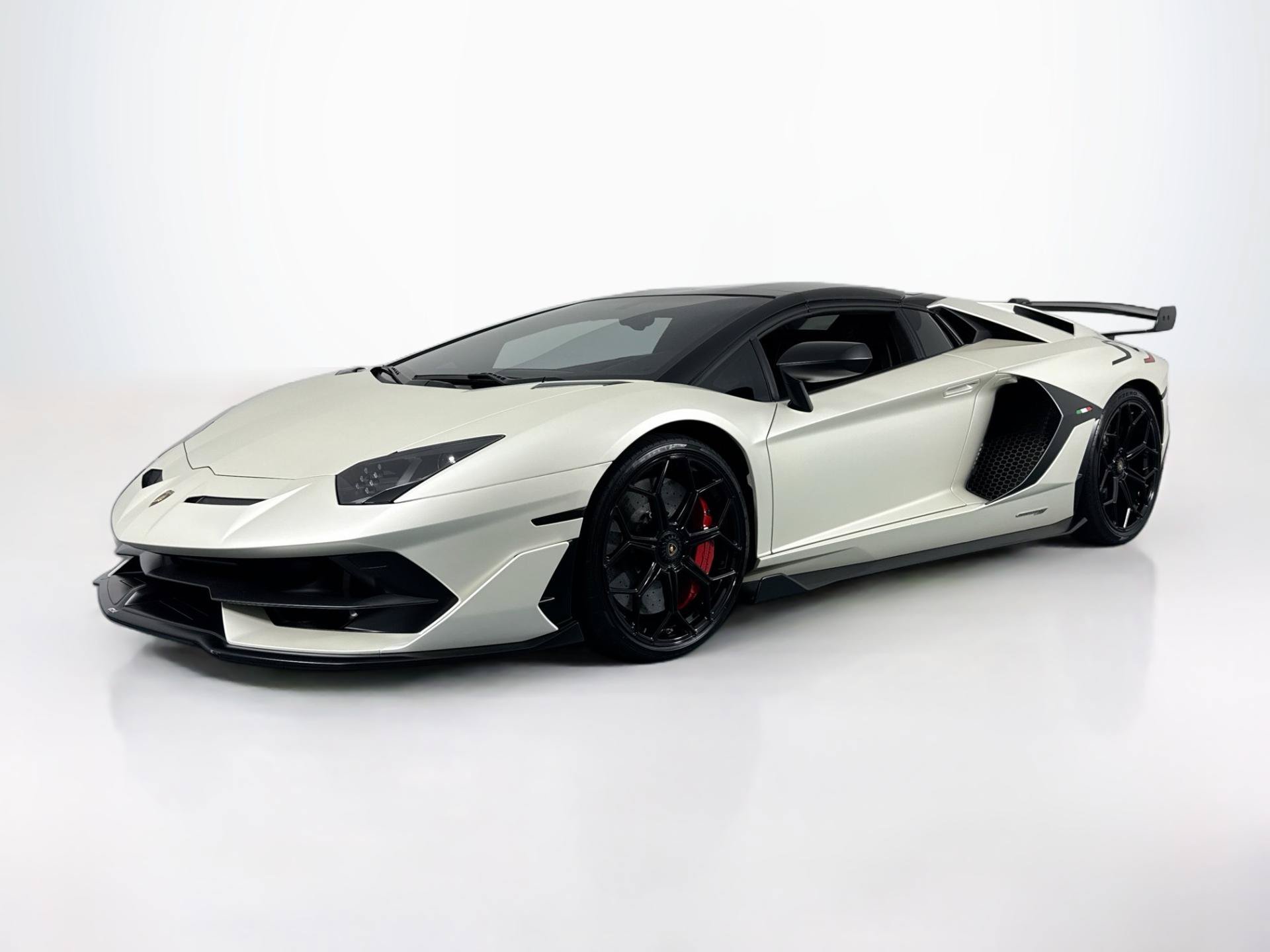 Used 2020 Lamborghini Aventador SVJ AWD/4WD image 9