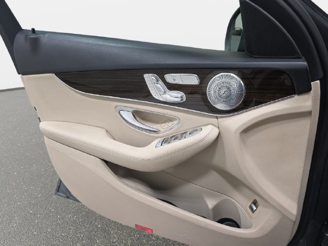 Used 2017 Mercedes-Benz C 300 4MATIC Sedan image 27