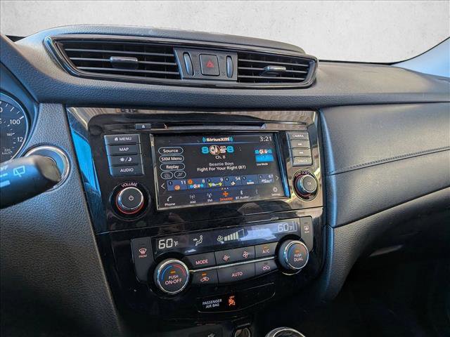 Used 2019 Nissan Rogue SV w/ Premium Package AWD/4WD image 13