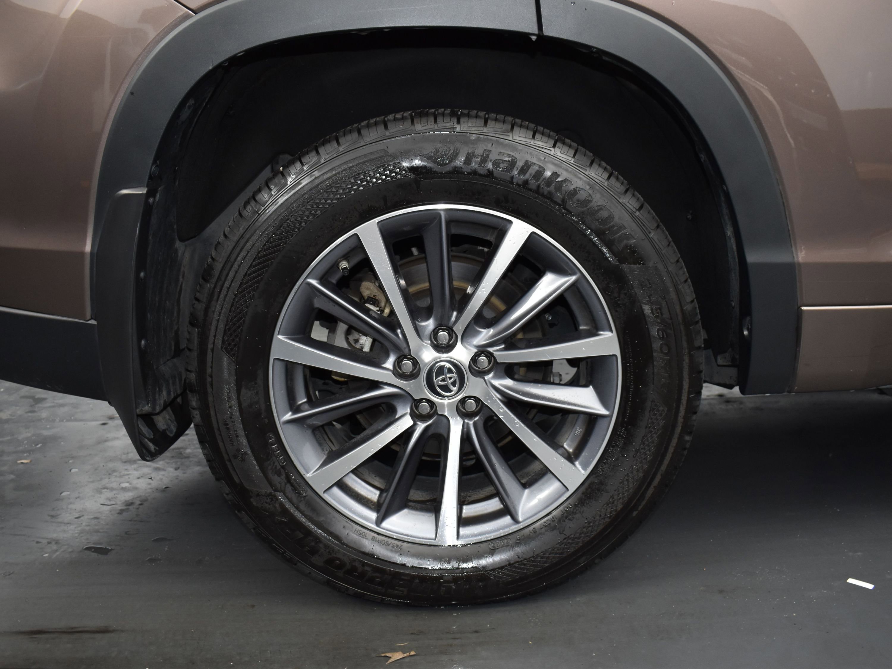 Used 2018 Toyota Highlander XLE image 9