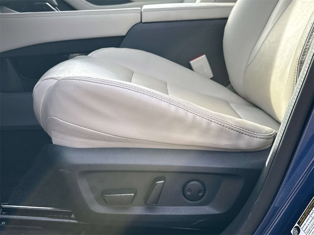 Used 2022 Nissan Rogue SL w/ SL Premium Package image 11