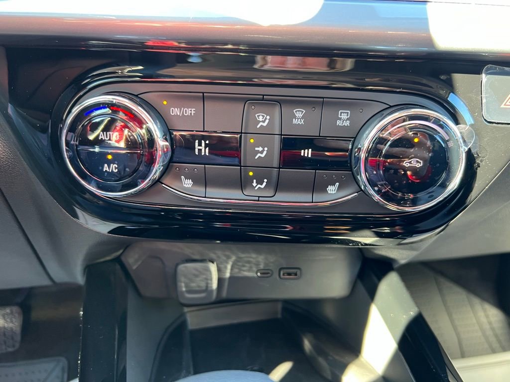 New 2026 Chevrolet Trax LT w/ Sunroof Package image 17