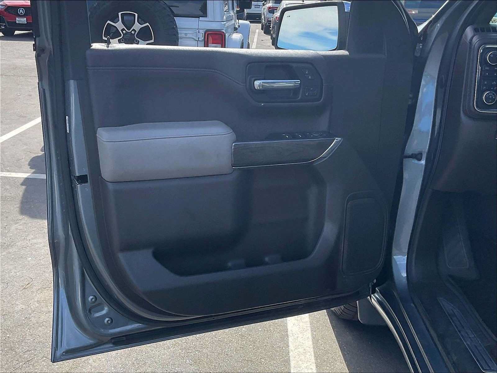 Used 2019 Chevrolet Silverado 1500 LTZ w/ LTZ Plus Package AWD/4WD image 25