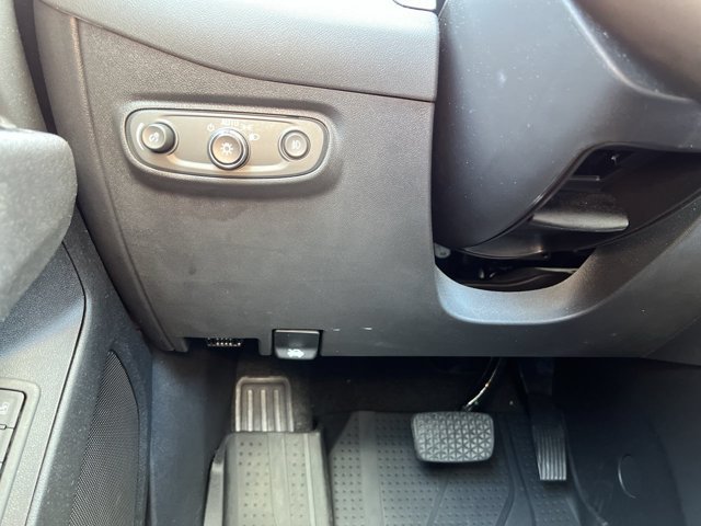 Certified 2023 Chevrolet Equinox Premier AWD/4WD image 18