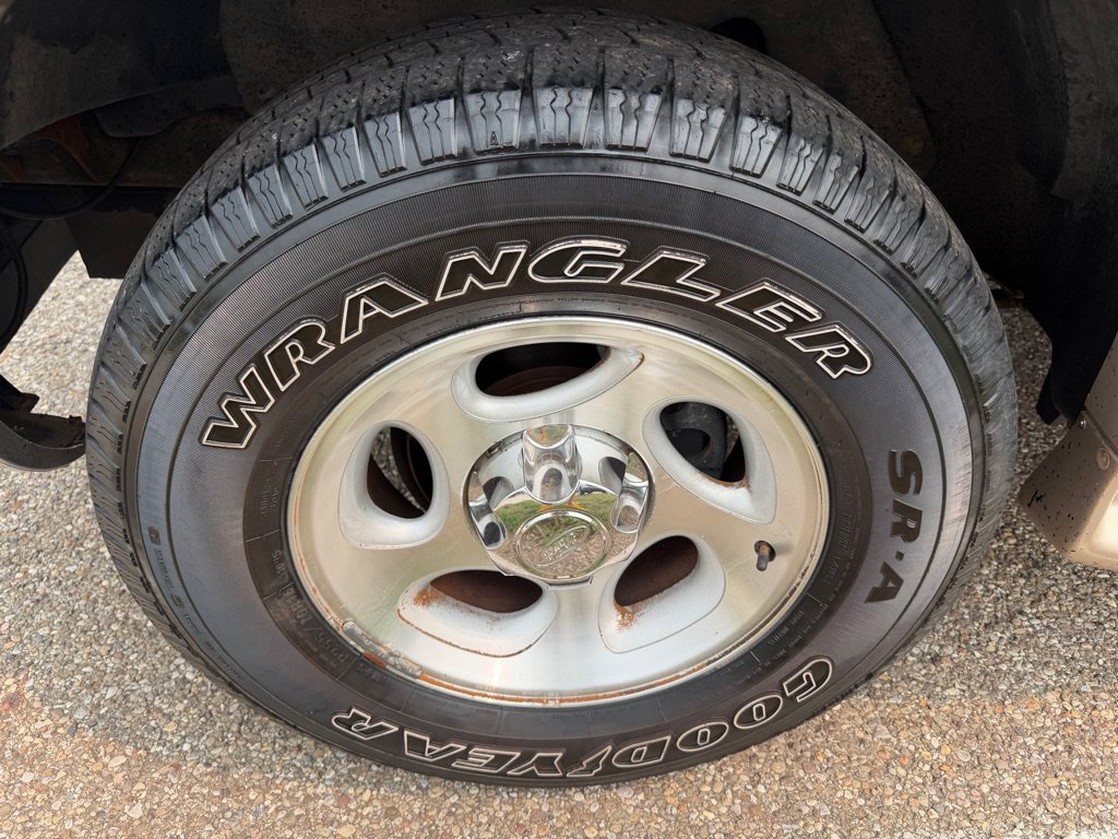 Used 2001 Ford Explorer Eddie Bauer AWD/4WD image 16