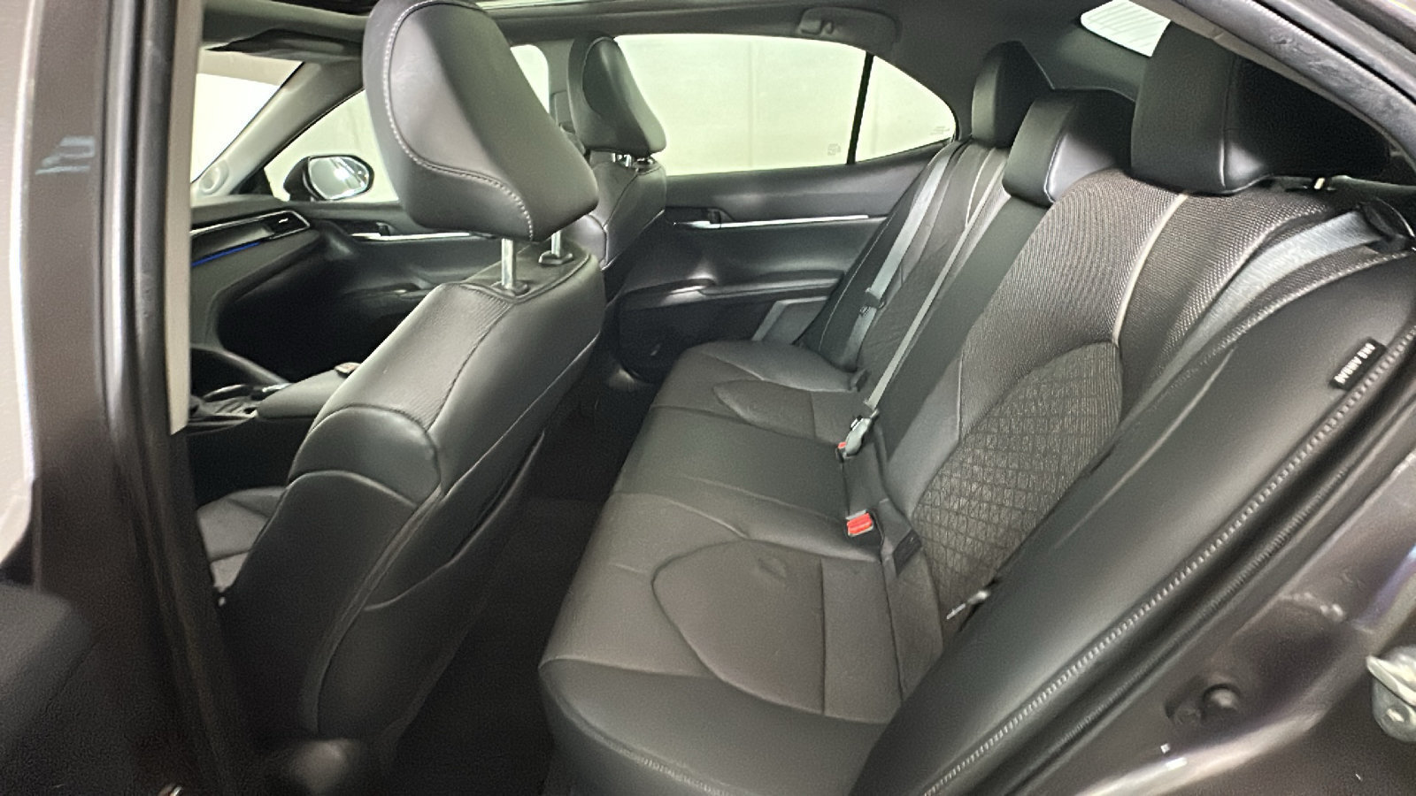 Used 2022 Toyota Camry XSE w/ Navigation Package FWD image 32