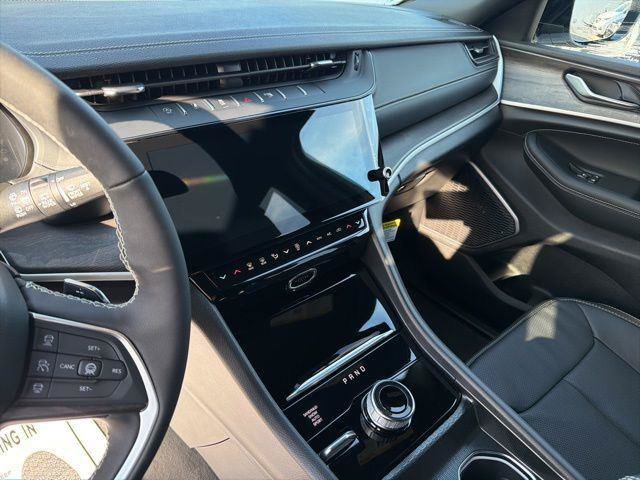 New 2026 Jeep Grand Cherokee Limited AWD/4WD image 15